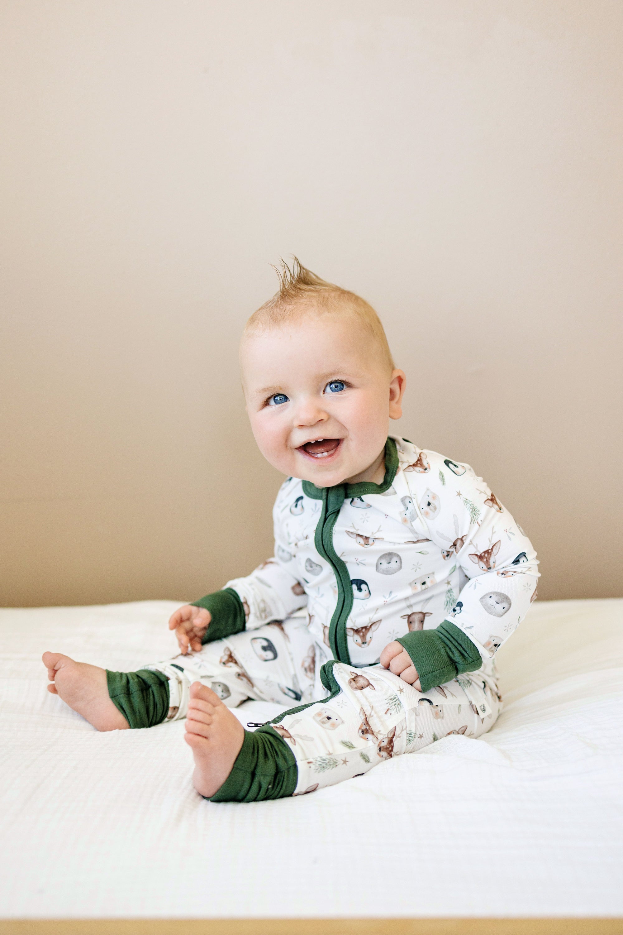 christmas baby pajamas, bamboo baby clothes, bamboo zip romper, xmas convertible romper, zip sleeper