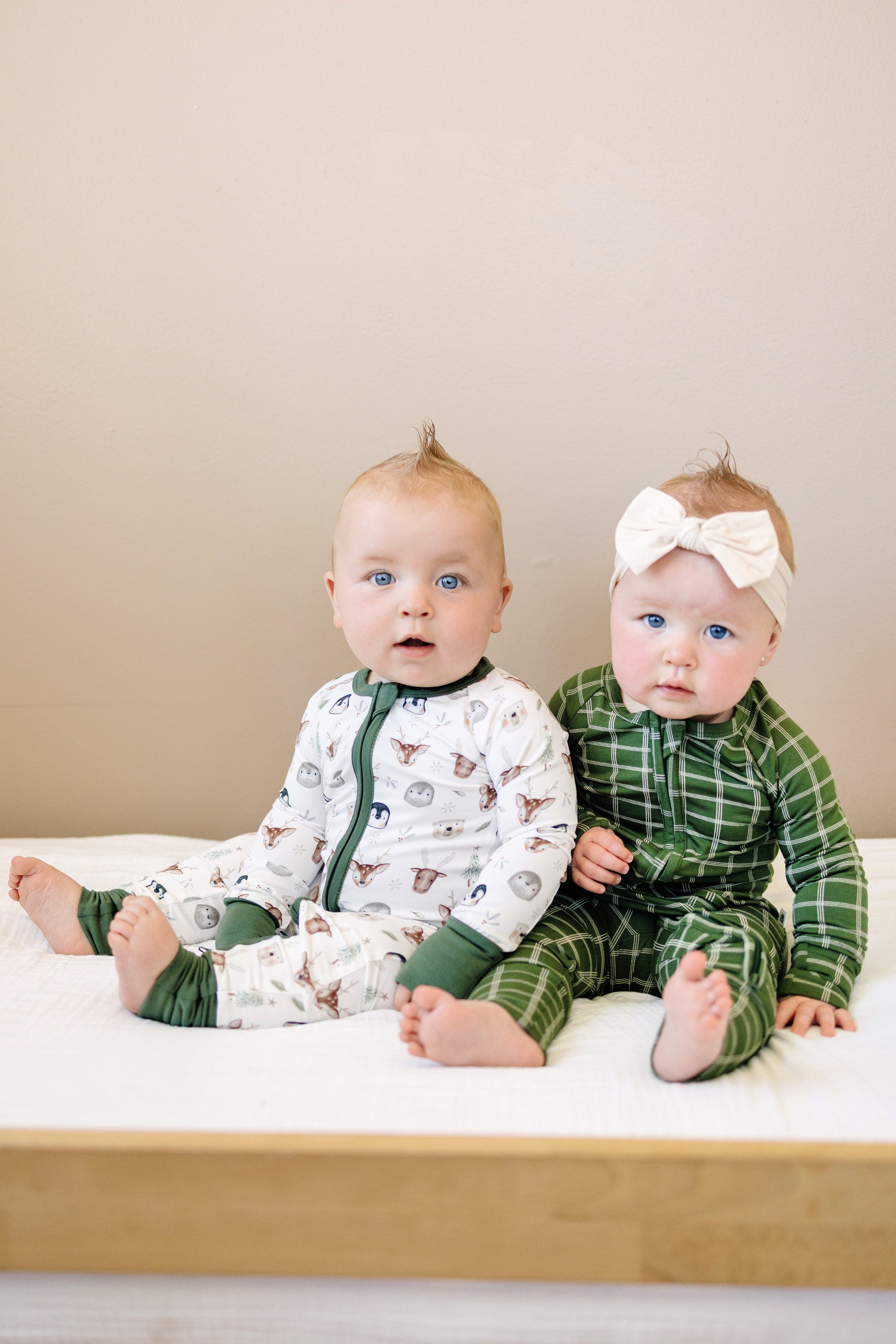 christmas baby pajamas, bamboo baby clothes, bamboo zip romper, xmas convertible romper, zip sleeper